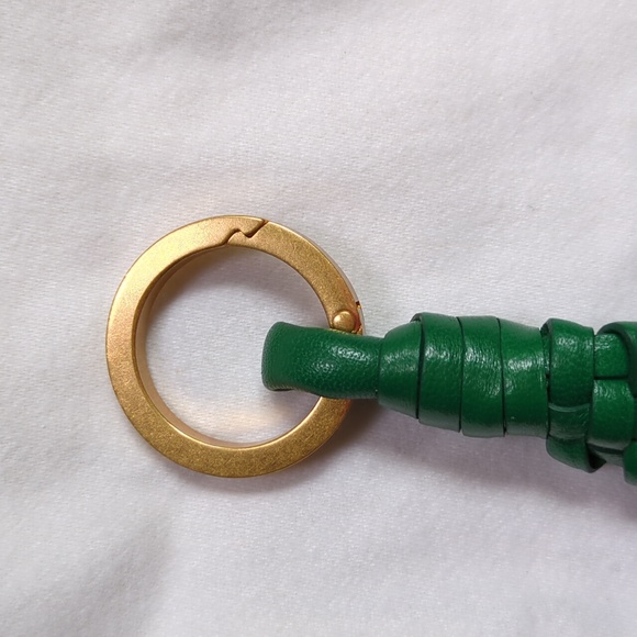 NEW Bottega Veneta Leather Blue Flower Keychain With Dustbag - Picture 10 of 14